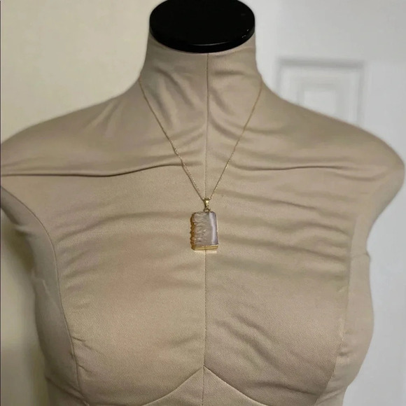 14K Gold Plated Raw Citrine Slice Pendant Necklace - Picture 5 of 12